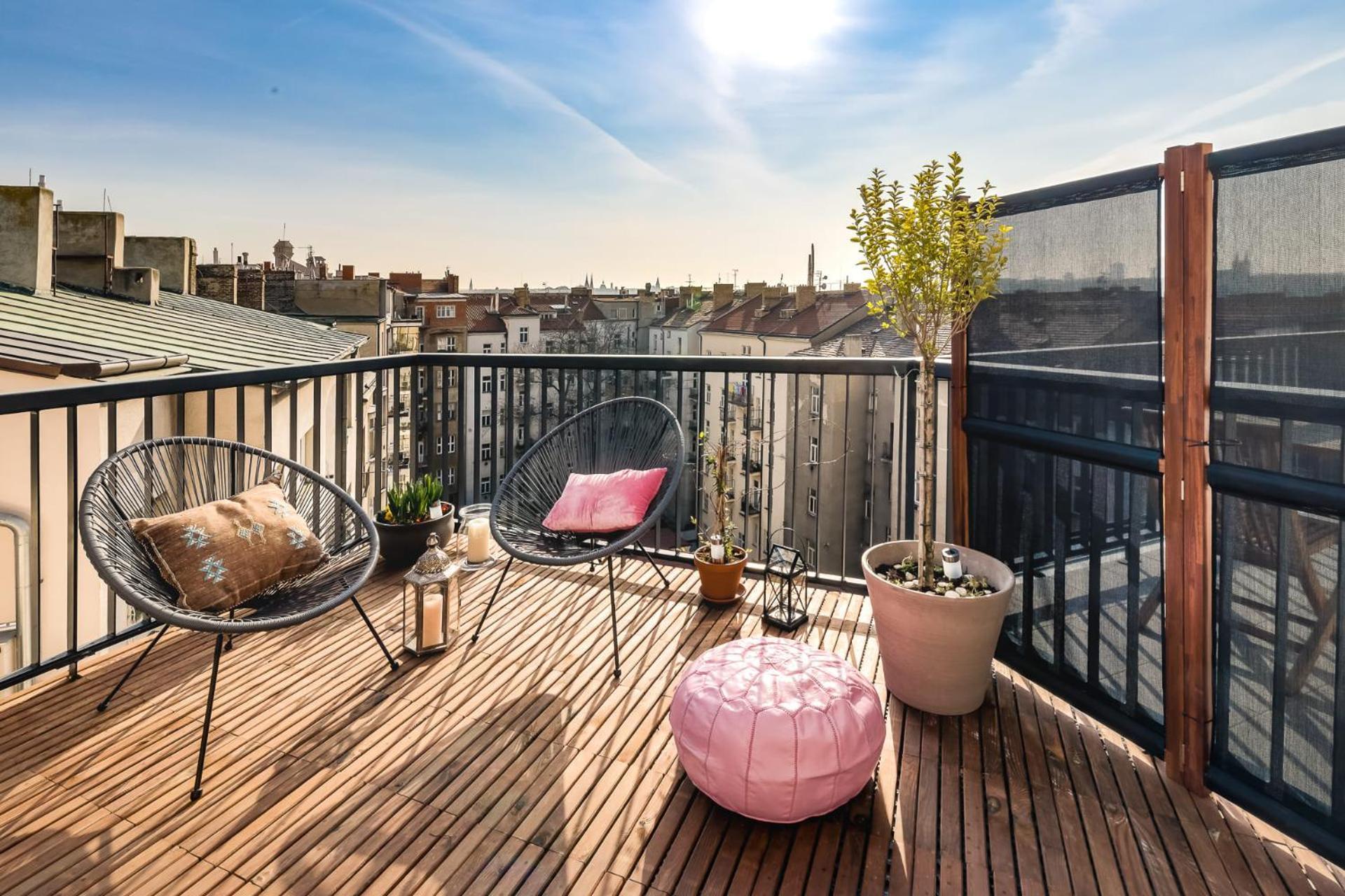 With Private Balcony In Smichov By Days * Prague