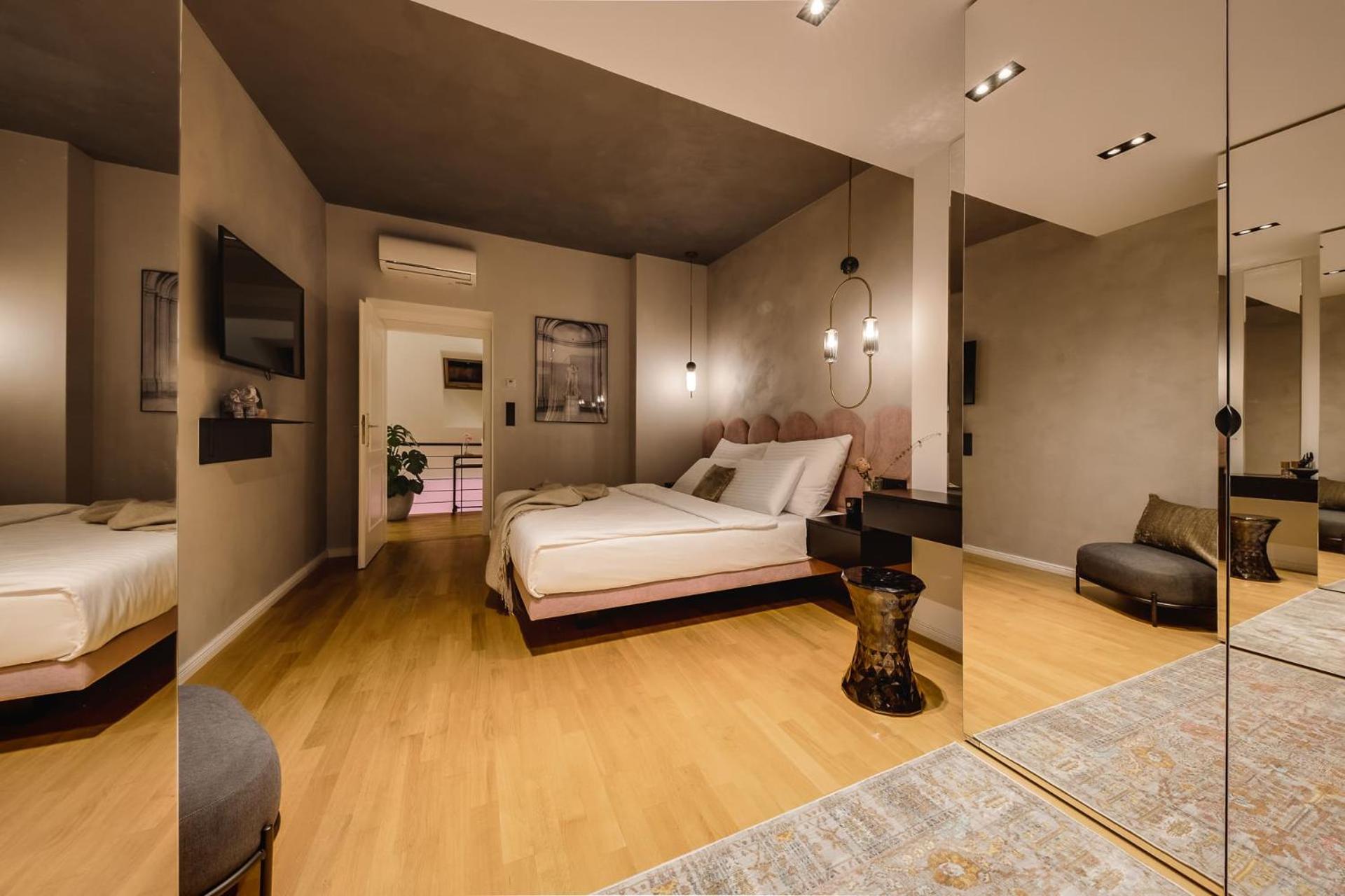 With Private Balcony In Smichov By Days Praha