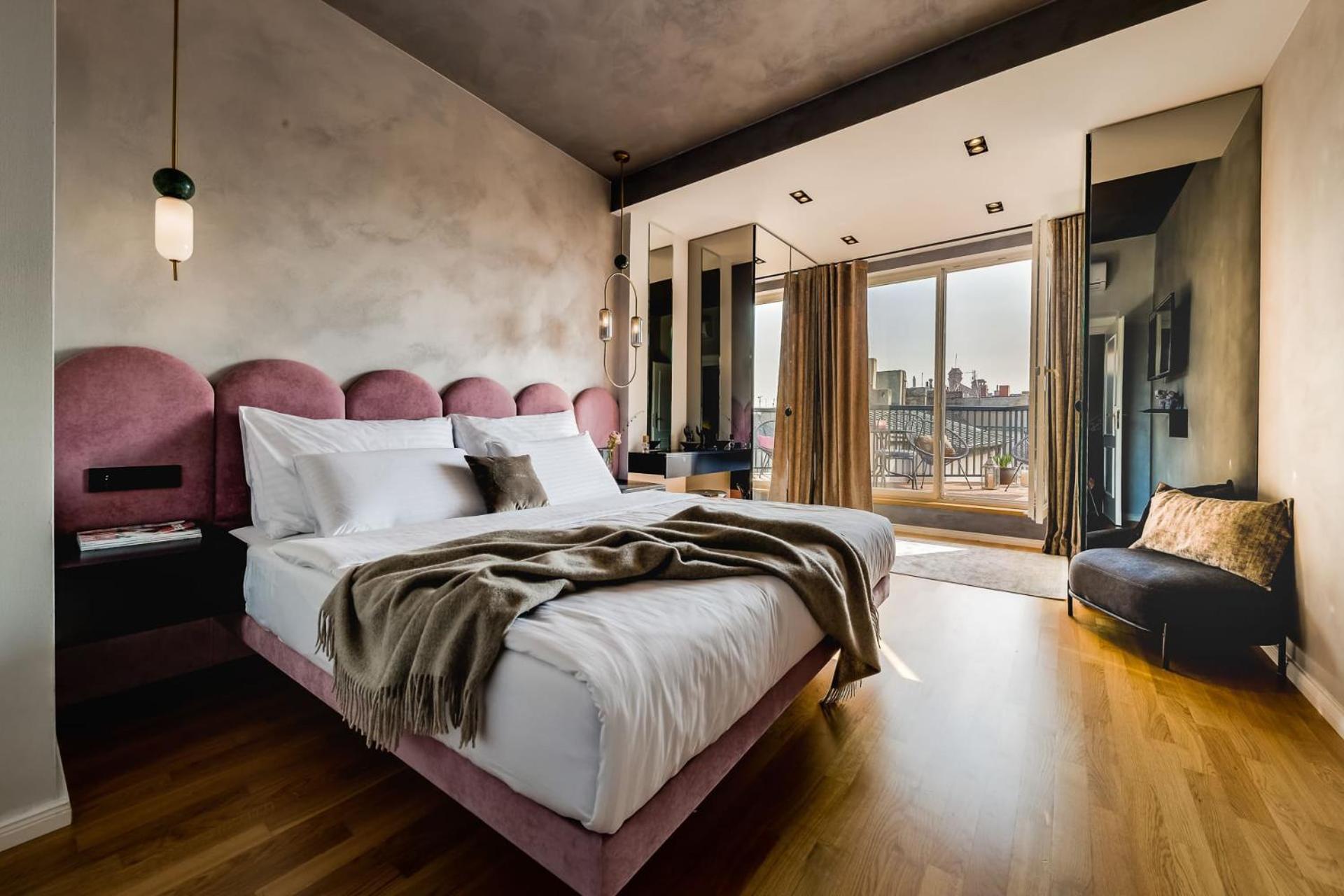 With Private Balcony In Smichov By Days Apartmán *